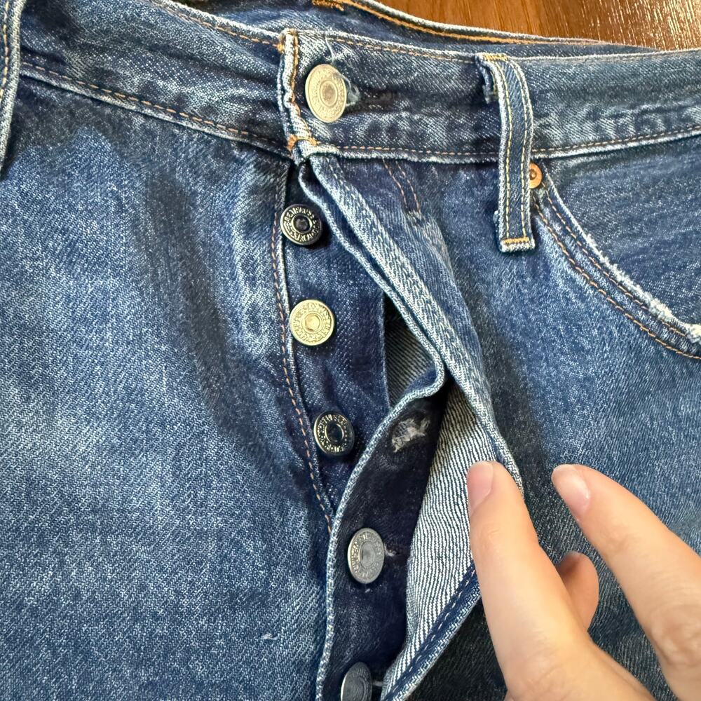Levi's 501XX Denim Shorts Medium Wash Sz 33 High Rise Cut Off Casual Everyday - Picture 7 of 8